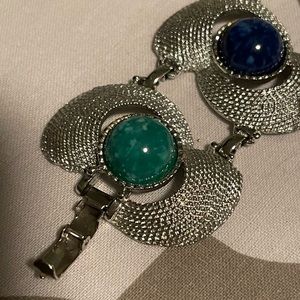 🌺 Sarah Coventry silver and stone bracelet.A beautiful accessory for any outfit